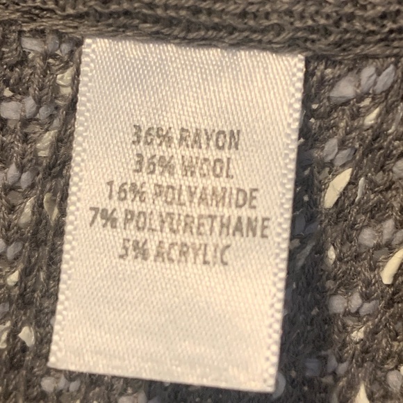 St. John Textured Gray and White Pencil Skirt - Picture 2 of 4